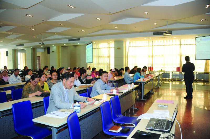 扬中市人口_固镇县驻江苏省扬中市流动人口计生协理事会成立(3)